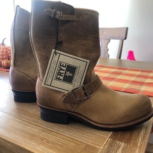 Frye engineer 12R new